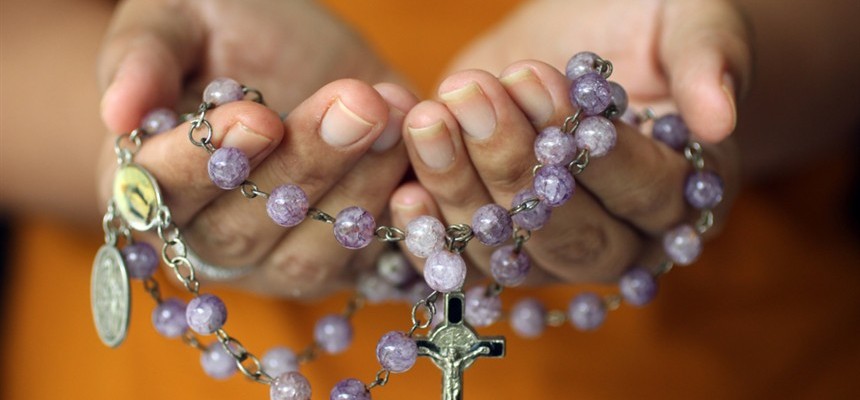 A Rosary for the Souls of Priests in Purgatory