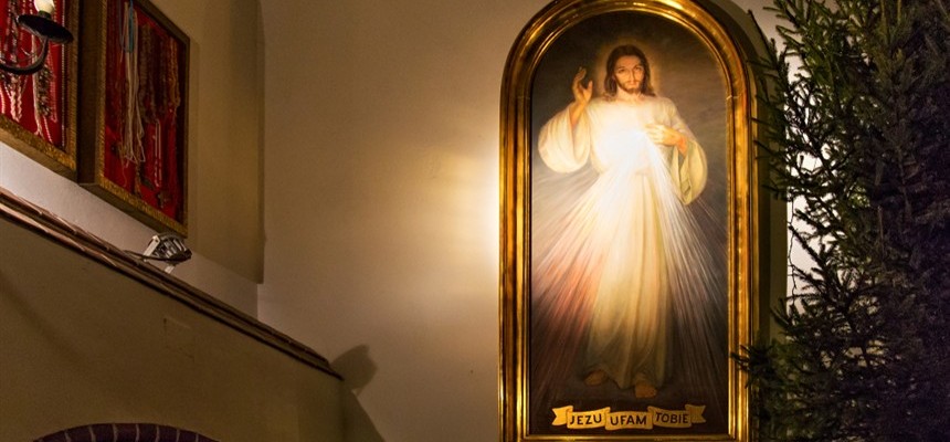 St. Faustina: Merciful Mother of God Demonstrates the Importance of Trust