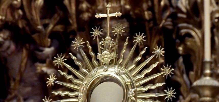 7 tips to get the most out of Adoration