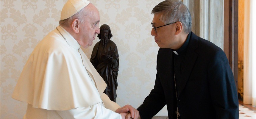 Pope meets Hong Kong bishop, records messages to Chinese Catholics