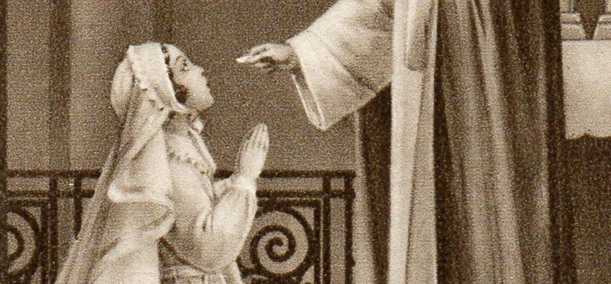 Why I Receive Communion on the Tongue