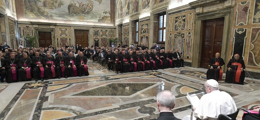 Pope: People expect priests to be models, guides