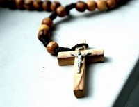 Are you contemplating on the mysteries of the rosary, the way the Church suggests? If not, here is a quick start-up guide.