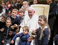 Give joyful witness and lobby hard for families, pope tells Italian groups
