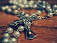 How To Properly Place Your Holy Rosary